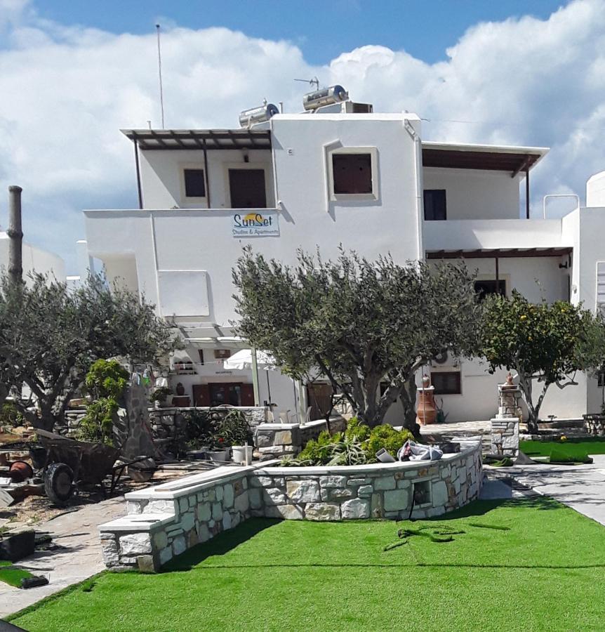 Sunset Studios And Apartments For Adults Over 21 Only Náousa Exterior foto