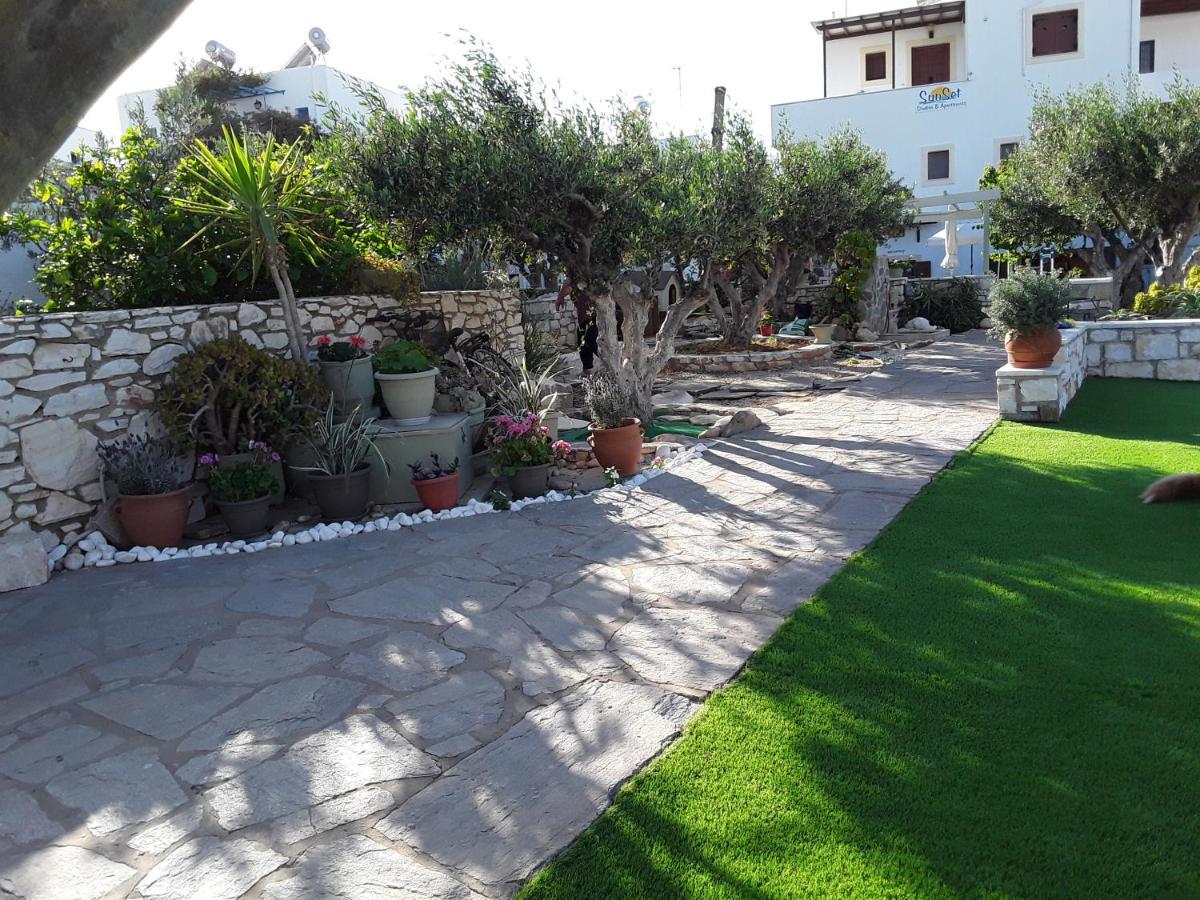 Sunset Studios And Apartments For Adults Over 21 Only Náousa Exterior foto