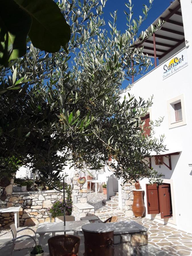 Sunset Studios And Apartments For Adults Over 21 Only Náousa Exterior foto