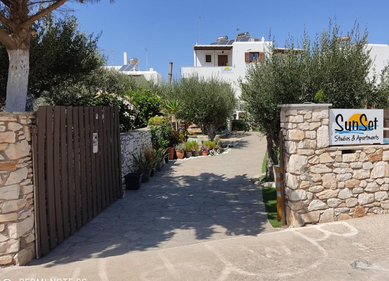 Sunset Studios And Apartments For Adults Over 21 Only Náousa Exterior foto